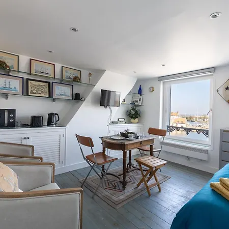 The Lieutenance - Vue Sur Le Vieux Bassin Apartment